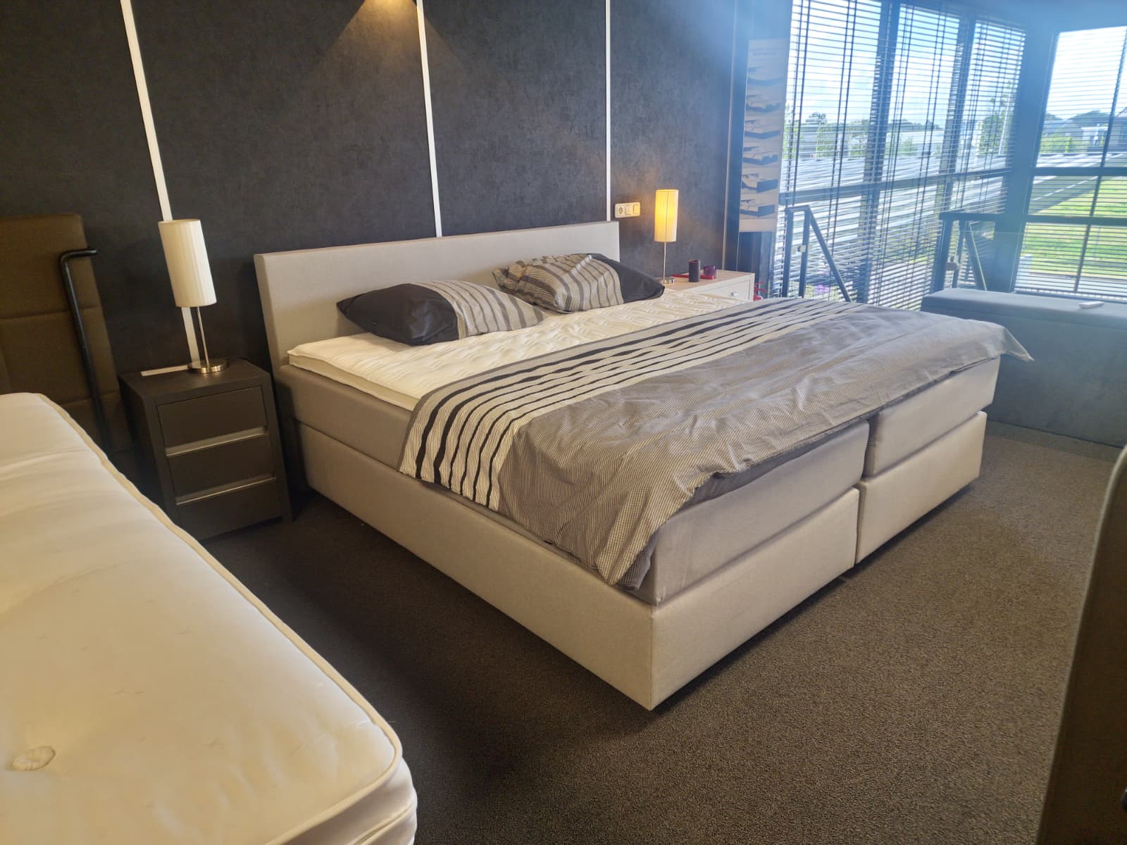 200 x 200 Boxspring - Luca Dolphin 180